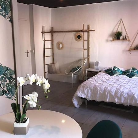 Studio Cocooning A 50 M Du Port, Classe 1 Etoile Cassis Bagian luar foto