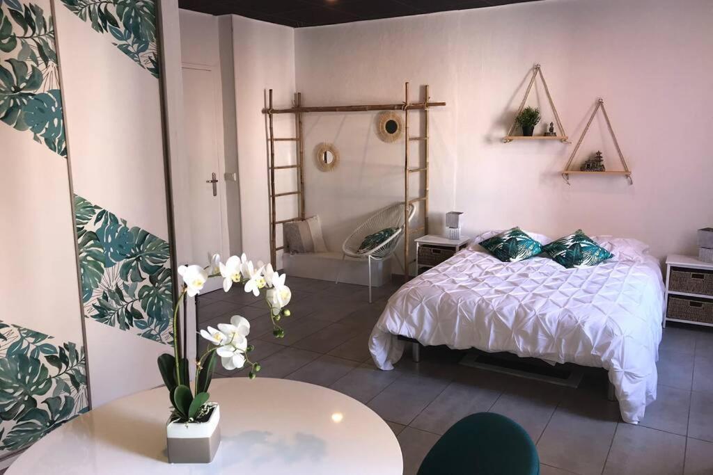 Studio Cocooning A 50 M Du Port, Classe 1 Etoile Cassis Bagian luar foto